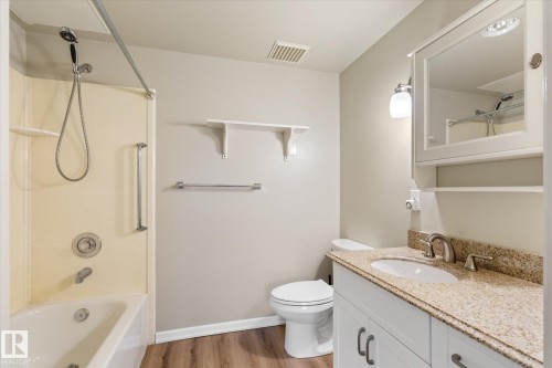 114 2011 137 Avenue, Edmonton, AB - Indoor Photo Showing Bathroom