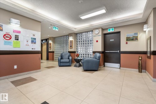 114 2011 137 Avenue, Edmonton, AB - Indoor