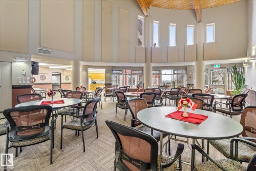 114 2011 137 Avenue, Edmonton, AB - Indoor Photo Showing Dining Room