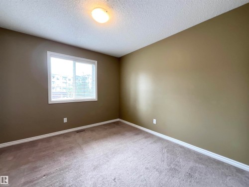 33 9350 211 Street, Edmonton, AB - Indoor Photo Showing Other Room