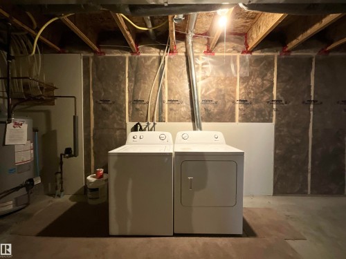 33 9350 211 Street, Edmonton, AB - Indoor Photo Showing Laundry Room