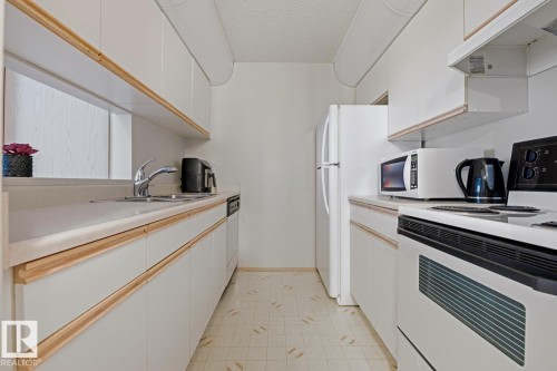 316 9620 174 Street, Edmonton, AB - Indoor Photo Showing Kitchen