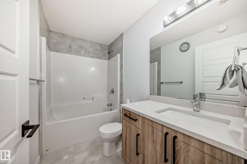 563 Kleins Cr, Leduc, AB - Indoor Photo Showing Bathroom