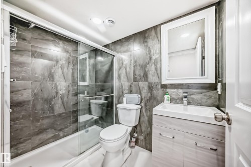 563 Kleins Cr, Leduc, AB - Indoor Photo Showing Bathroom