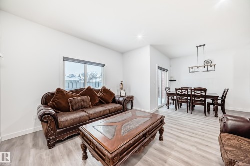 563 Kleins Cr, Leduc, AB - Indoor Photo Showing Living Room