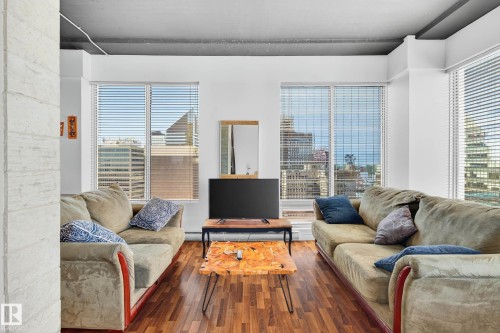 1205 10024 Jasper Avenue, Edmonton, AB - Indoor Photo Showing Living Room