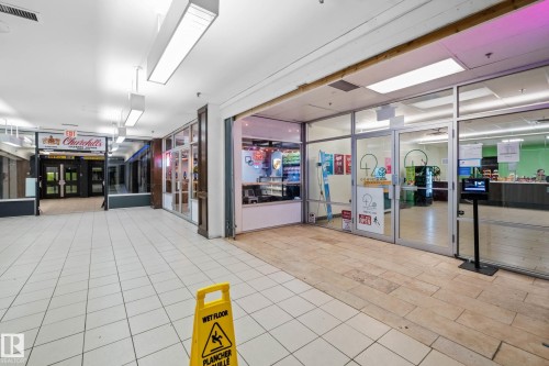1205 10024 Jasper Avenue, Edmonton, AB - Indoor Photo Showing Other Room