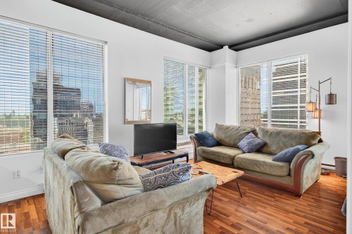 1205 10024 Jasper Avenue, Edmonton, AB - Indoor Photo Showing Living Room