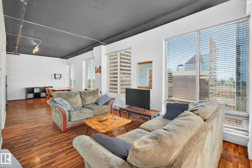 1205 10024 Jasper Avenue, Edmonton, AB - Indoor Photo Showing Living Room