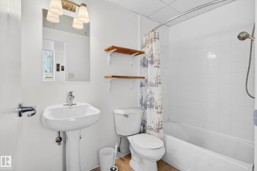 1205 10024 Jasper Avenue, Edmonton, AB - Indoor Photo Showing Bathroom