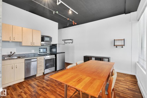 1205 10024 Jasper Avenue, Edmonton, AB - Indoor Photo Showing Kitchen