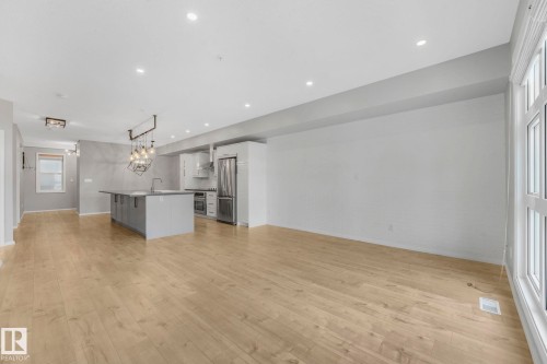 228 10407 122 Street, Edmonton, AB - Indoor Photo Showing Kitchen