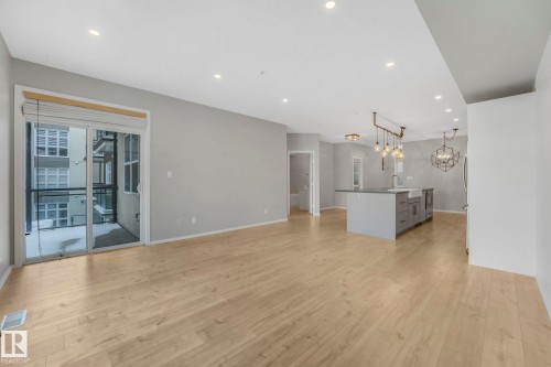 228 10407 122 Street, Edmonton, AB - Indoor