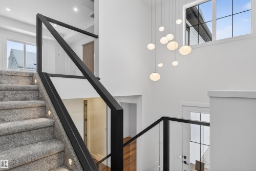 281 Paterson Link Link, Edmonton, AB - Indoor Photo Showing Other Room