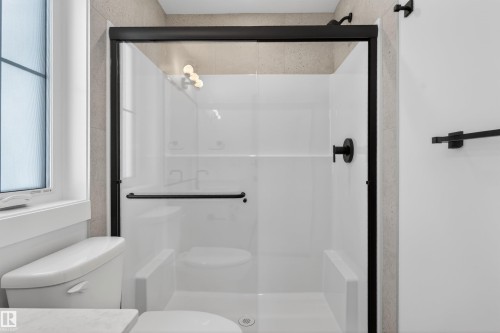 281 Paterson Link Link, Edmonton, AB - Indoor Photo Showing Bathroom
