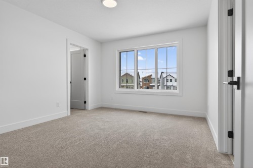 281 Paterson Link Link, Edmonton, AB - Indoor Photo Showing Other Room