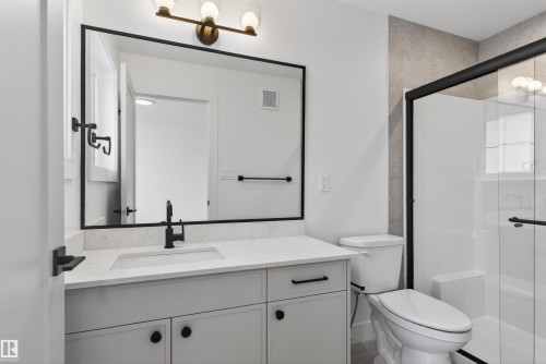 281 Paterson Link Link, Edmonton, AB - Indoor Photo Showing Bathroom