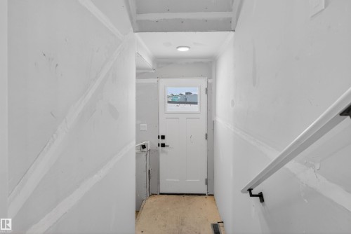 281 Paterson Link Link, Edmonton, AB - Indoor Photo Showing Other Room