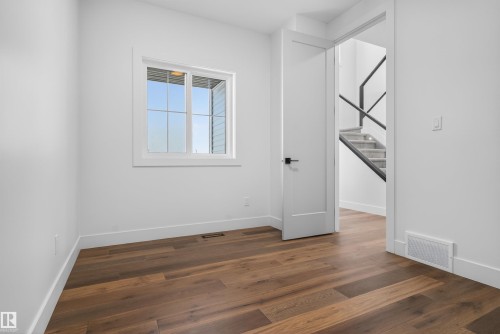 281 Paterson Link Link, Edmonton, AB - Indoor Photo Showing Other Room