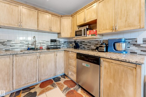 18404 97A Avenue, Edmonton, AB - Indoor Photo Showing Kitchen