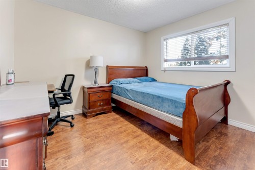 18404 97A Avenue, Edmonton, AB - Indoor Photo Showing Bedroom