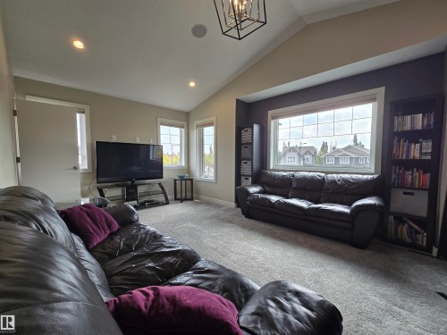4116 Summerland Drive, Sherwood Park, AB - Indoor Photo Showing Living Room