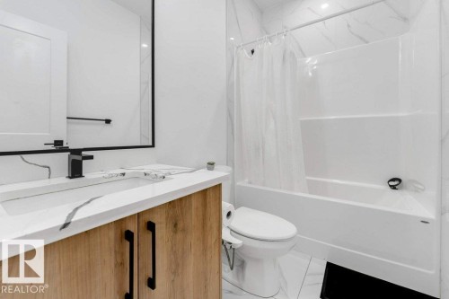 5814 Peltier Close, Beaumont, AB - Indoor Photo Showing Bathroom