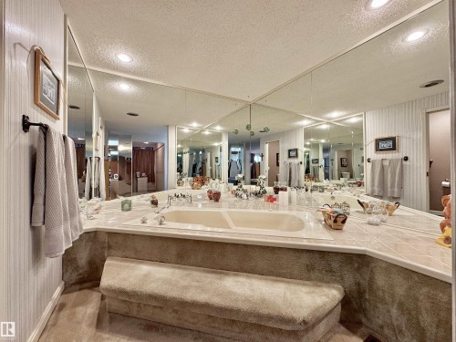 1035 109 Street, Edmonton, AB - Indoor Photo Showing Bathroom