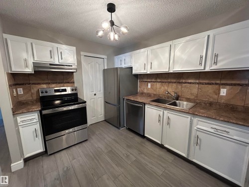 53 14620 26 Street, Edmonton, AB - Indoor Photo Showing Kitchen With Double Sink