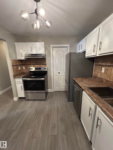 53 14620 26 Street, Edmonton, AB - Indoor Photo Showing Kitchen