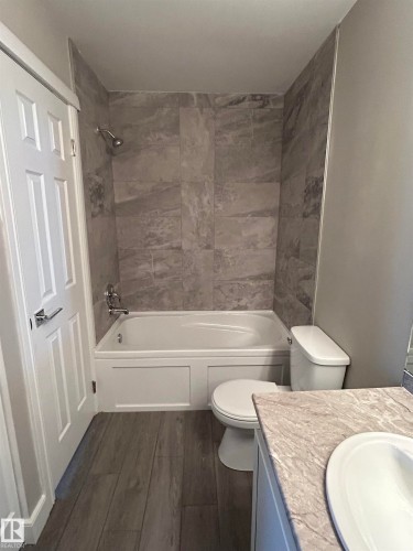 53 14620 26 Street, Edmonton, AB - Indoor Photo Showing Bathroom