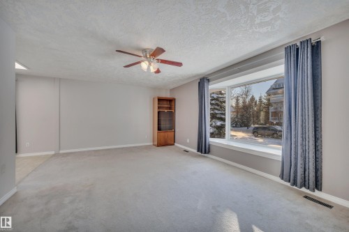 124 Arlington Drive, St. Albert, AB - Indoor Photo Showing Other Room