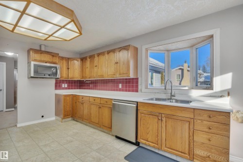 124 Arlington Drive, St. Albert, AB - Indoor Photo Showing Kitchen With Double Sink
