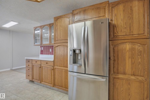 124 Arlington Drive, St. Albert, AB - Indoor Photo Showing Kitchen
