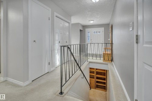 124 Arlington Drive, St. Albert, AB - Indoor Photo Showing Other Room