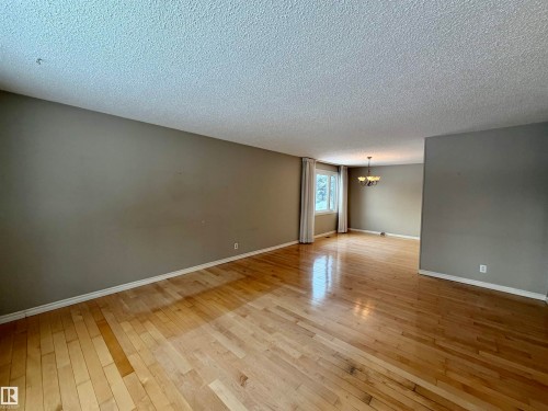 11914 40 Street, Edmonton, AB - Indoor Photo Showing Other Room