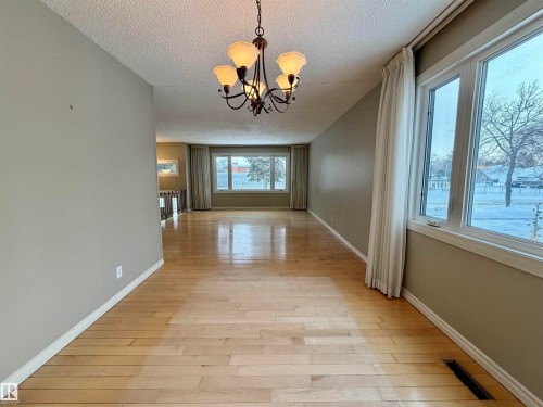 11914 40 Street, Edmonton, AB - Indoor Photo Showing Other Room