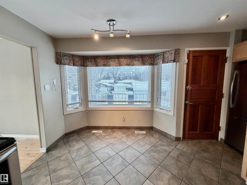 11914 40 Street, Edmonton, AB - Indoor Photo Showing Other Room