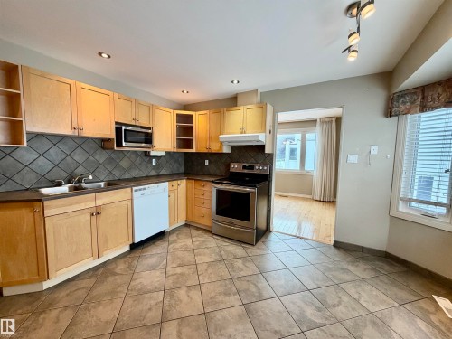 11914 40 Street, Edmonton, AB - Indoor Photo Showing Kitchen With Double Sink