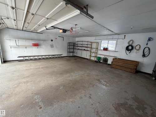 11914 40 Street, Edmonton, AB - Indoor Photo Showing Garage