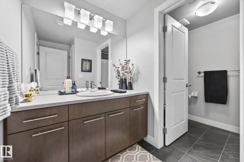 20017 128A Avenue, Edmonton, AB - Indoor Photo Showing Bathroom