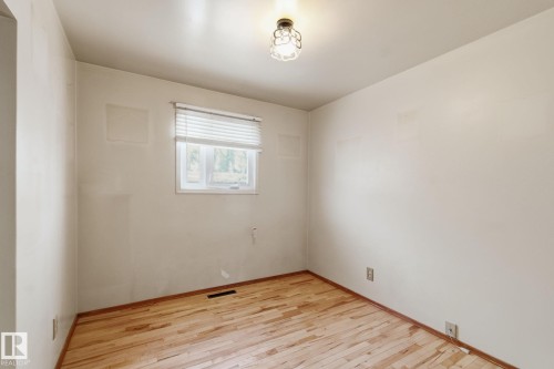 13924 135 Avenue, Edmonton, AB - Indoor Photo Showing Other Room