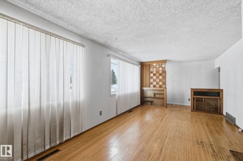 13924 135 Avenue, Edmonton, AB - Indoor