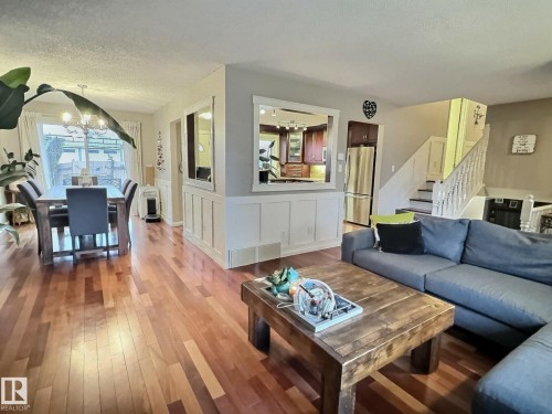 1712 36 Street, Edmonton, AB - Indoor Photo Showing Living Room