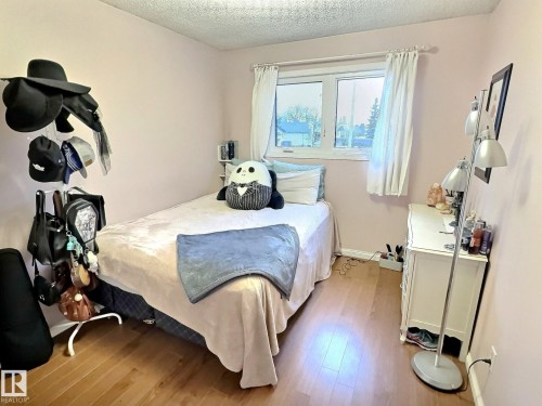 1712 36 Street, Edmonton, AB - Indoor Photo Showing Bedroom