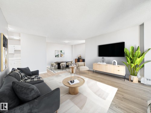 810C 10145 109 Street  Edmonton, AB T5J 3M5