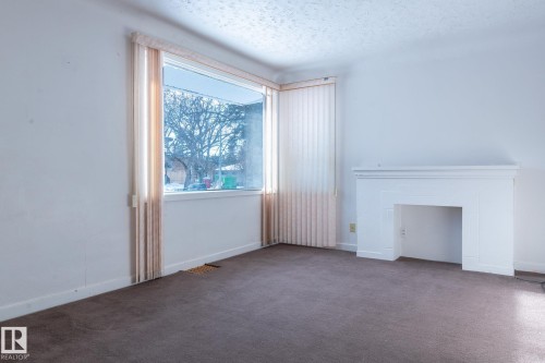 11234 71 Avenue Nw, Edmonton, AB - Indoor Photo Showing Other Room