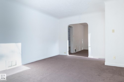 11234 71 Avenue Nw, Edmonton, AB - Indoor Photo Showing Other Room