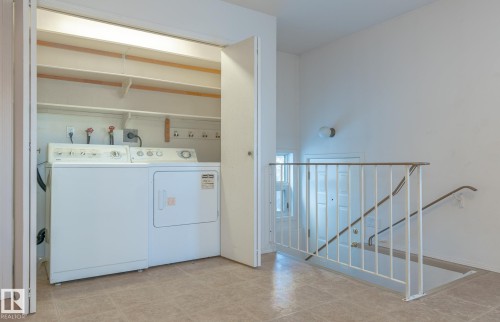 11234 71 Avenue Nw, Edmonton, AB - Indoor Photo Showing Laundry Room