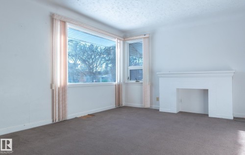 11234 71 Avenue Nw, Edmonton, AB - Indoor Photo Showing Other Room